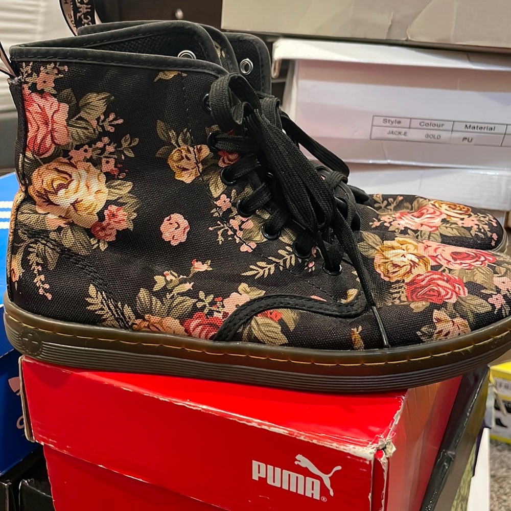 Floral canvas Dr. martens
